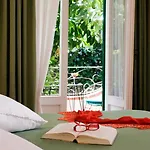 Angelica Hotel 3*